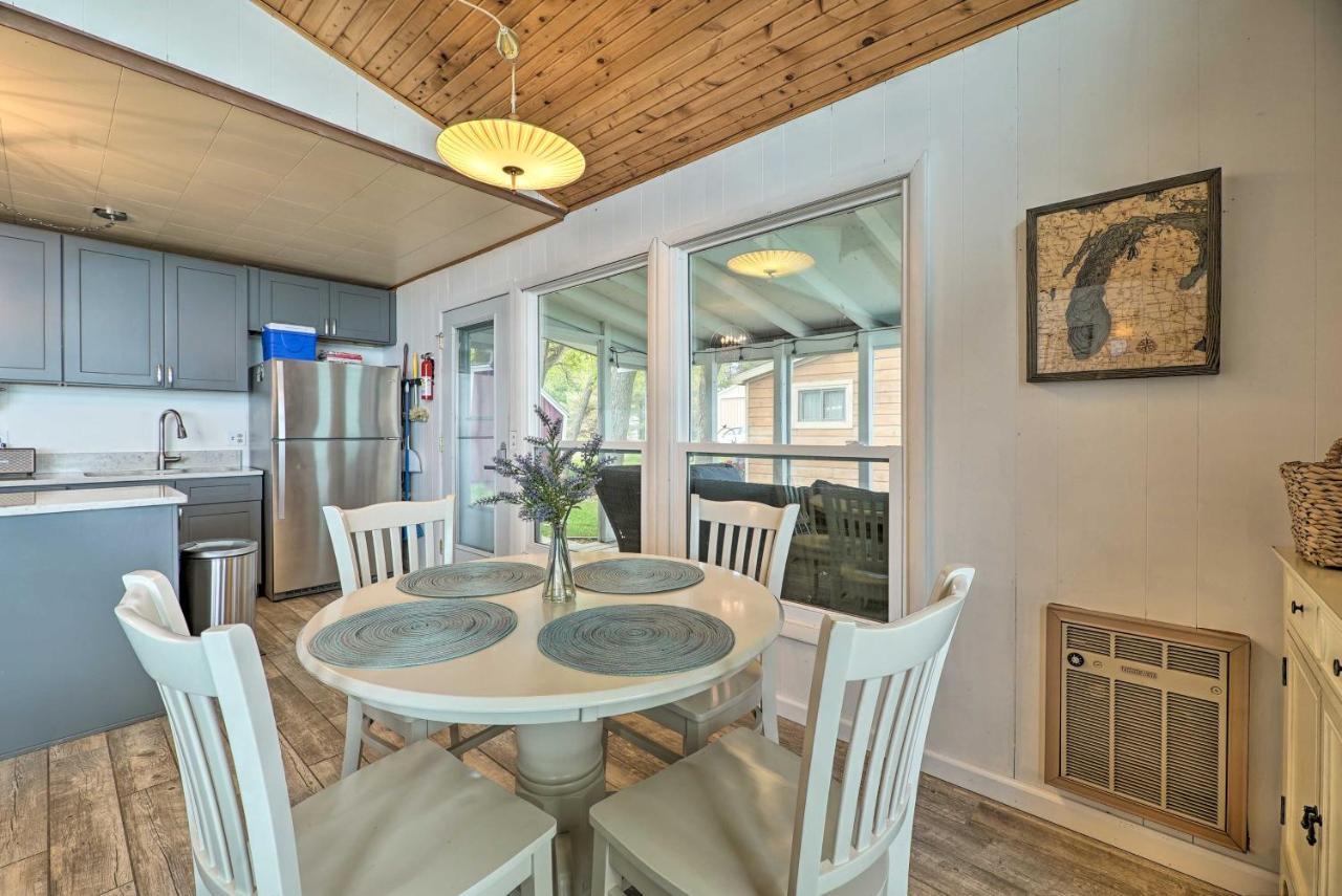 Lakefront Cottage Near Wineries And State Parks! Mears Bagian luar foto
